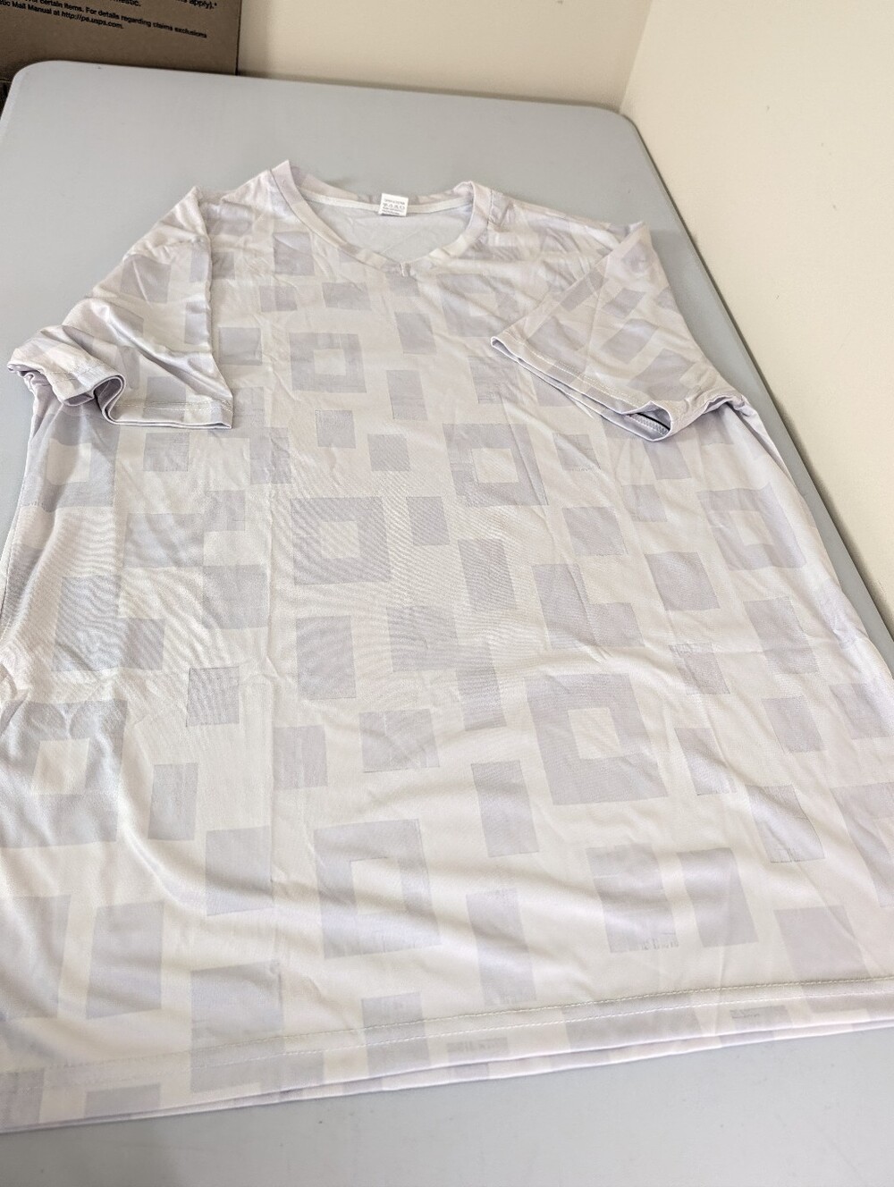 Men's Geometric Pattern Short-Sleeve Shirt — White/Grey